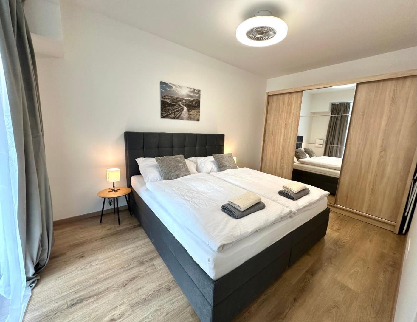 2 Room Apartment, New Building, Balcony, 208 Rovinka Bagian luar foto