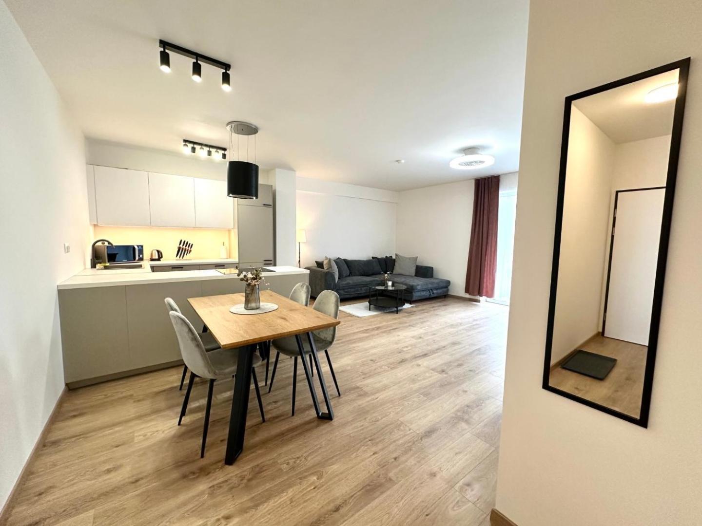 2 Room Apartment, New Building, Balcony, 208 Rovinka Bagian luar foto