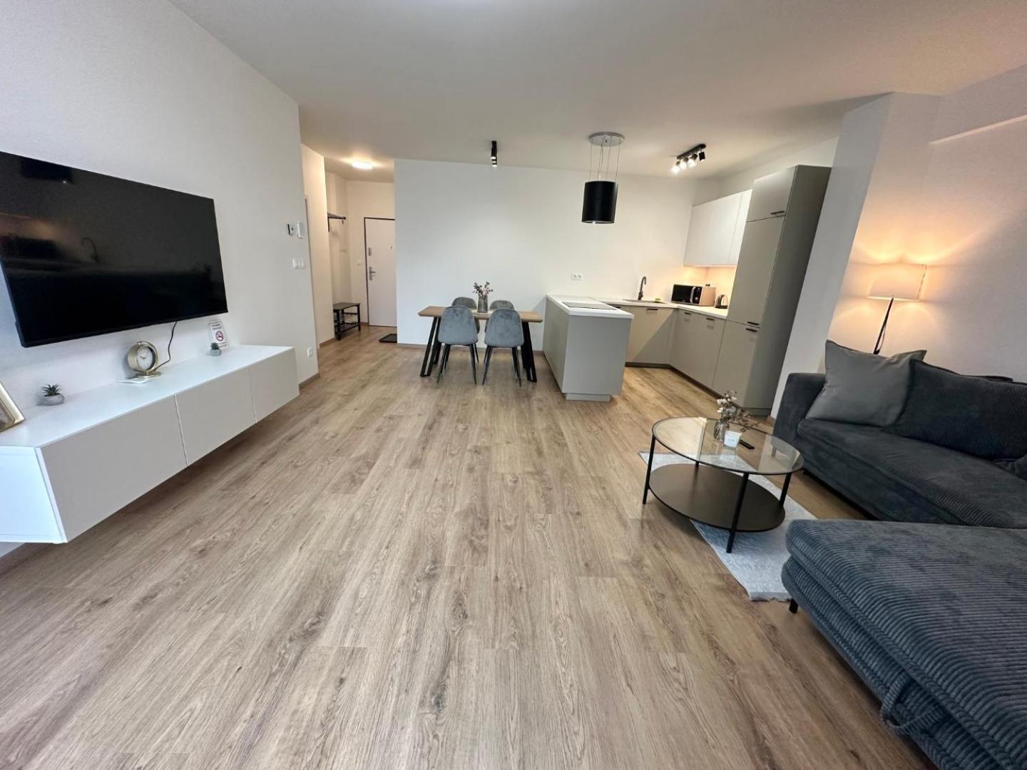 2 Room Apartment, New Building, Balcony, 208 Rovinka Bagian luar foto